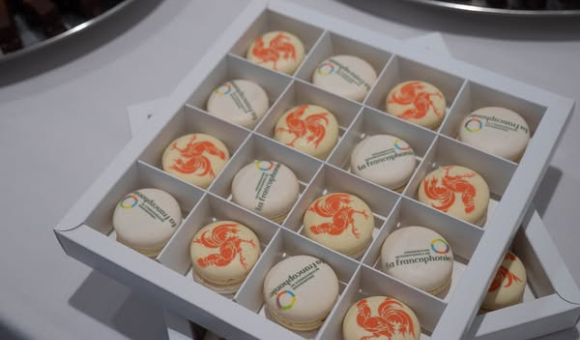 Macarons sucrés à l'effigie de la Fédération Wallonie-Bruxelles